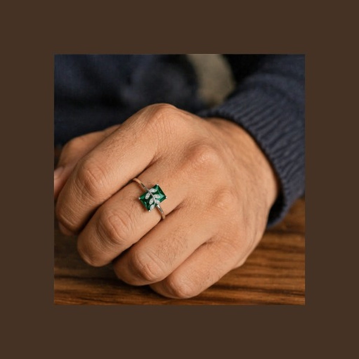Green  Elegant Leaf Stone Ring